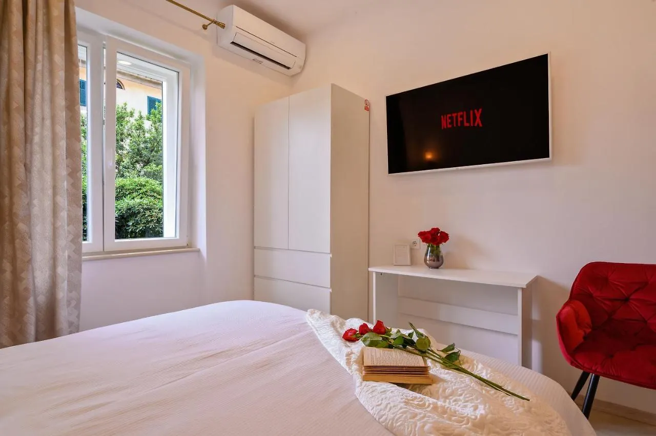 Summer Breeze Luxury Rooms 스플리트 4*,  크로아티아
